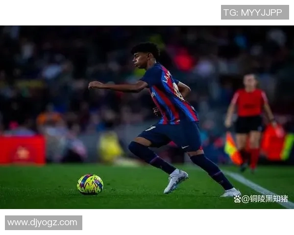 超燃揭秘足球明星的传奇故事与精彩瞬间让你领略绿茵场上的魅力与激情